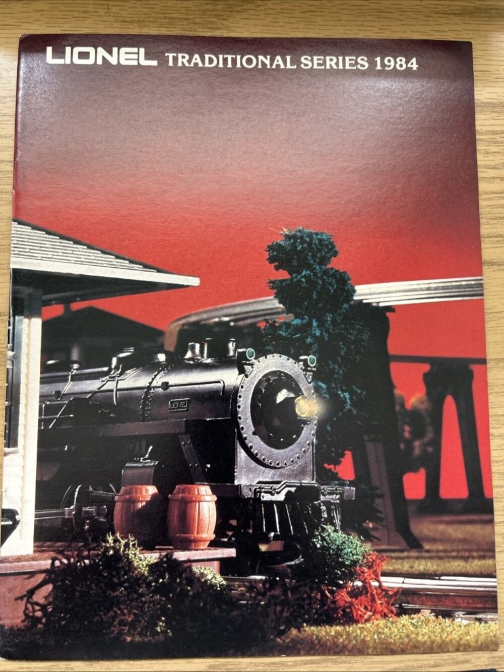 1984 LIONEL TRAIN TRADITIONAL SERIES CATALOG, MODEL TRAINS.